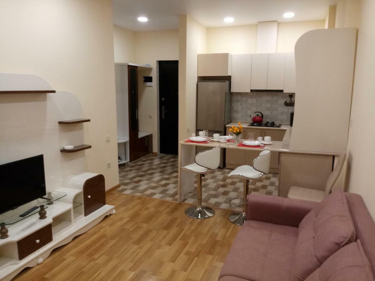 Апартаменти Квартира в центре Батуми Екстер'єр фото